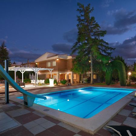 מונאצ'יל Villa Granada Garden Deluxe מראה חיצוני תמונה