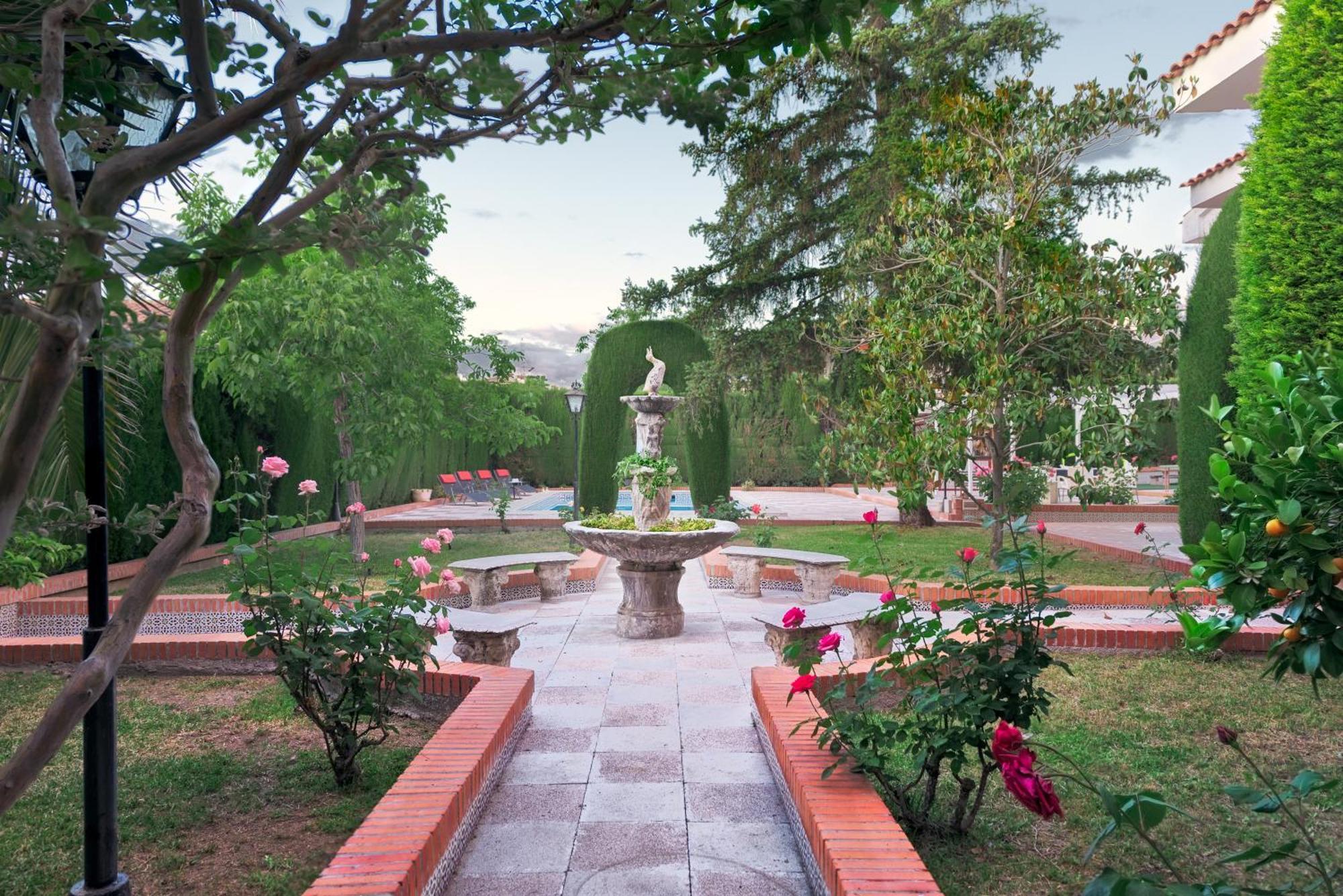 מונאצ'יל Villa Granada Garden Deluxe מראה חיצוני תמונה
